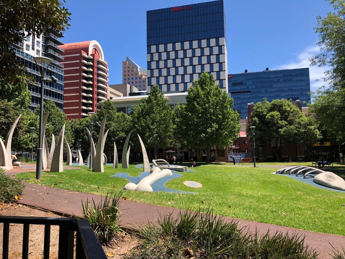 Lux 2Br Apt On Hindmarsh Sq-Pool-Gym-Sauna-Parking Adelaide Esterno foto