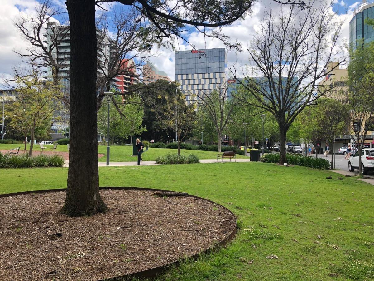 Lux 2Br Apt On Hindmarsh Sq-Pool-Gym-Sauna-Parking Adelaide Esterno foto